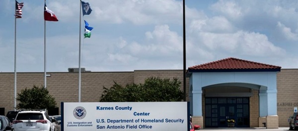 Karnes_detention_center_laura_skelding_texas_tribune