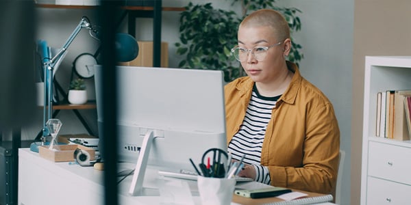 woman-on-laptop-2-600x300